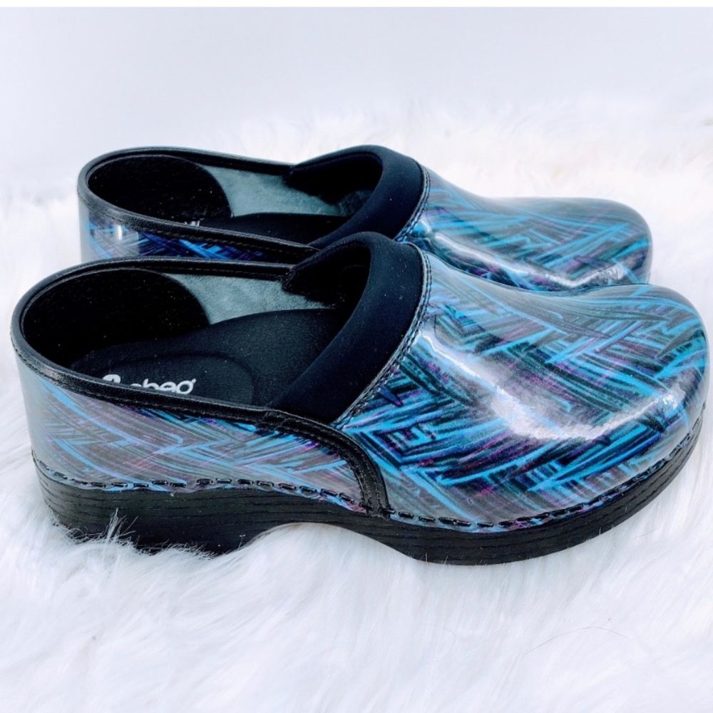 ABEO Ellie Geometric Pattern Patent Clogs Size 8
